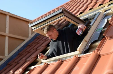Pose de fenêtres de toit Velux à Tourriers